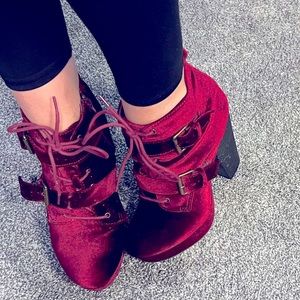 Super cute retro velvet booties
